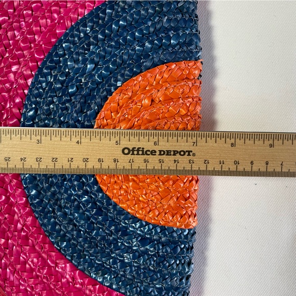 NWT. STRAW with Polyester lining. - Picture 5 of 8